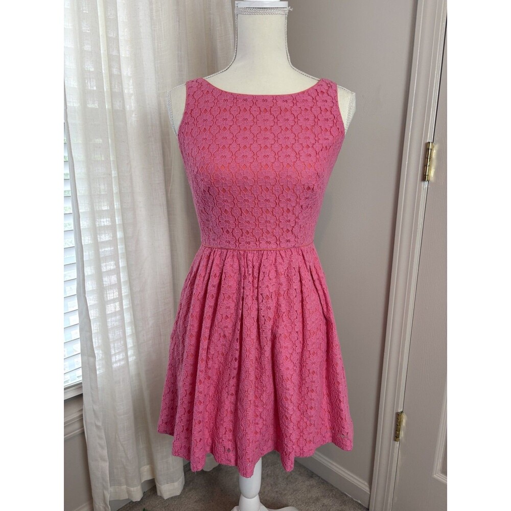 Lilly Pulitzer Pink Lace Fit & Flare Dress Womens Size 00 Sleeveless Floral Prep